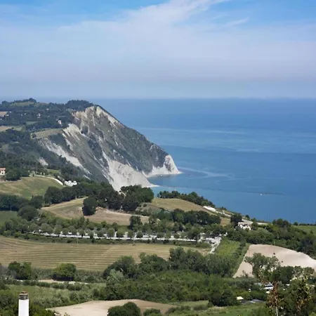 Terrace Retreat In The Marche شقة *